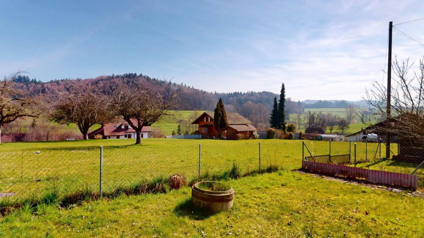 For Makers & Craftsmen: Farmhouse with Barn - Photo 10 of 14