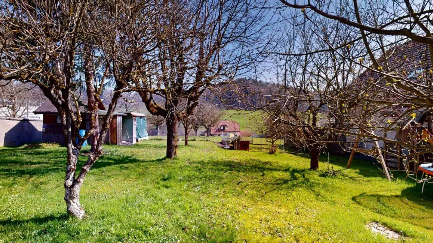 For Makers & Craftsmen: Farmhouse with Barn - Photo 11 of 14