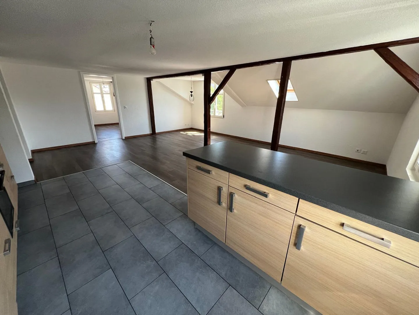 Vivre avec charme - appartement fraîchement peint dans un emplacement central - Photo 4 sur 12
