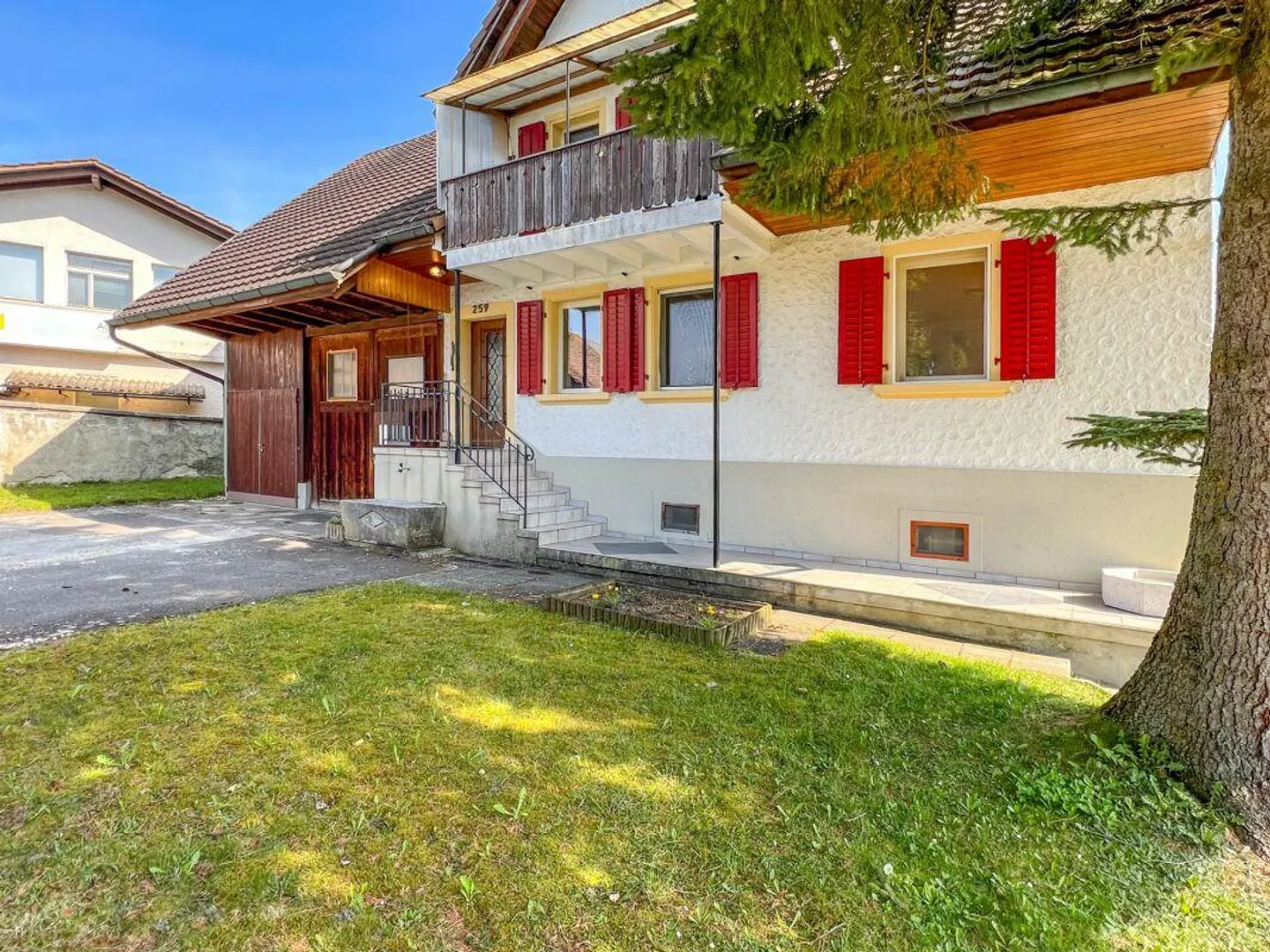 For Makers & Craftsmen: Farmhouse with Barn - Photo 1 of 14