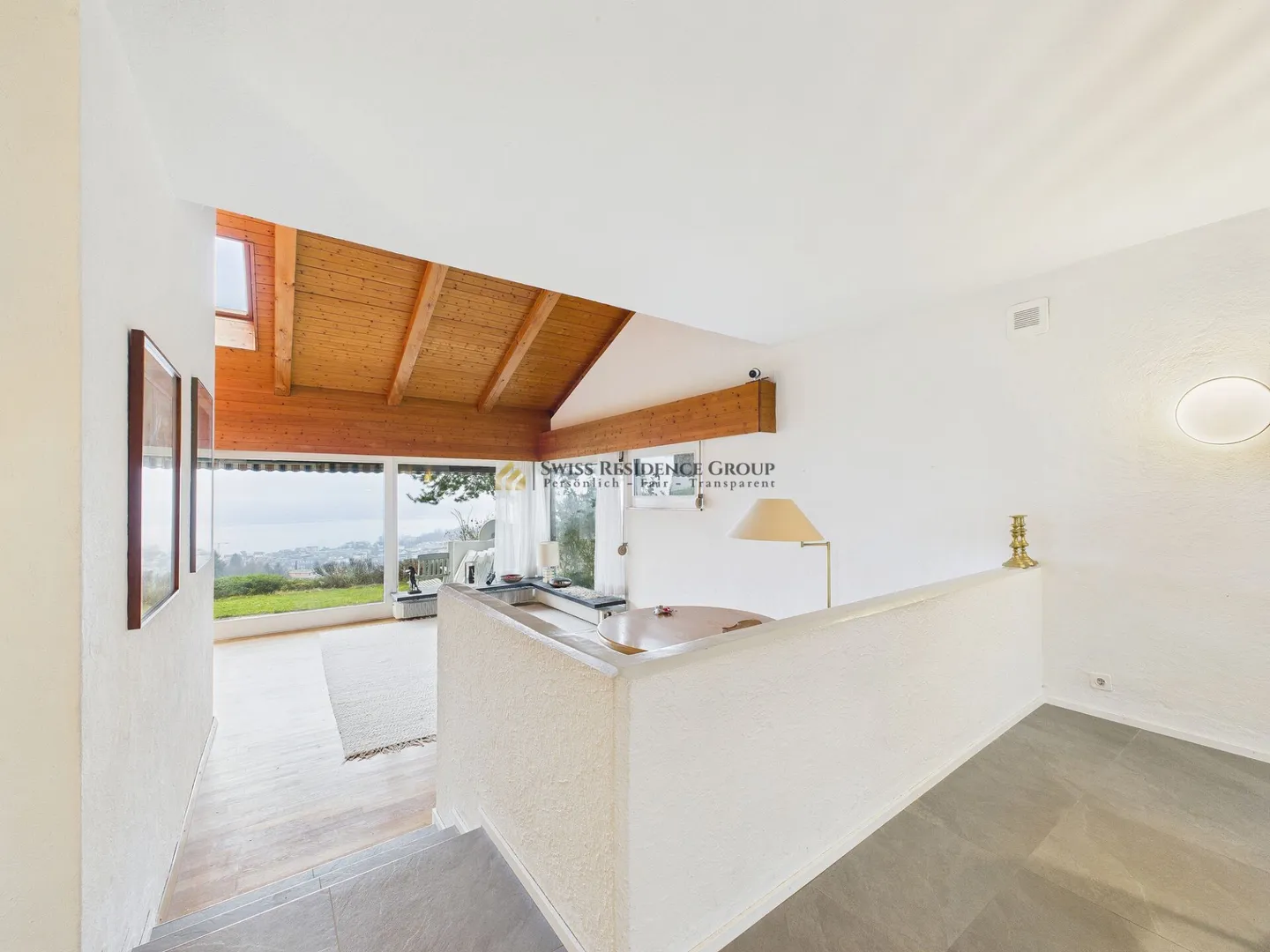 Unverbaubare Seesicht & ganztägige Sonne: Charmantes Einfamilienhaus auf 950 m² mit viel Privatsphäre - Foto 6 von 23