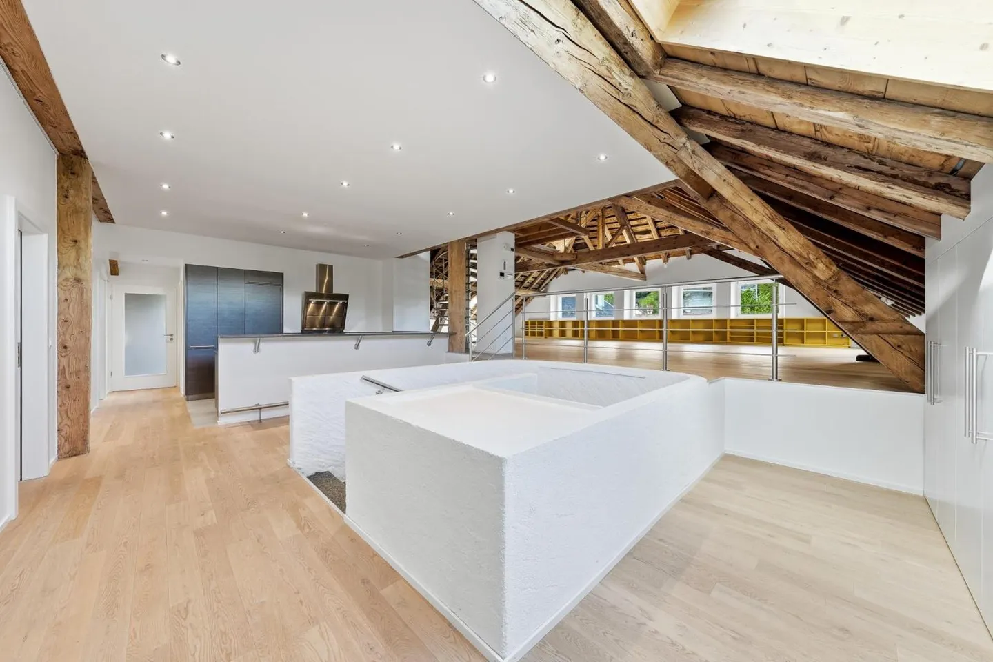 Grand Appartement Attique - Photo 1 sur 10