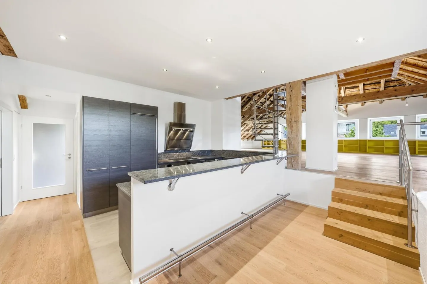 Grand Appartement Attique - Photo 2 sur 10