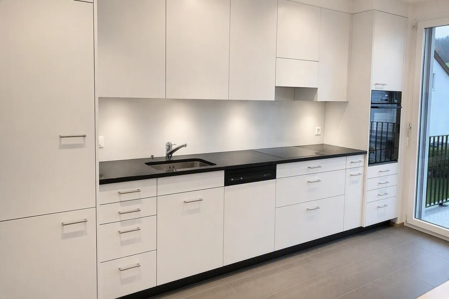 Beautiful single apartment for rent - Photo 2 of 3