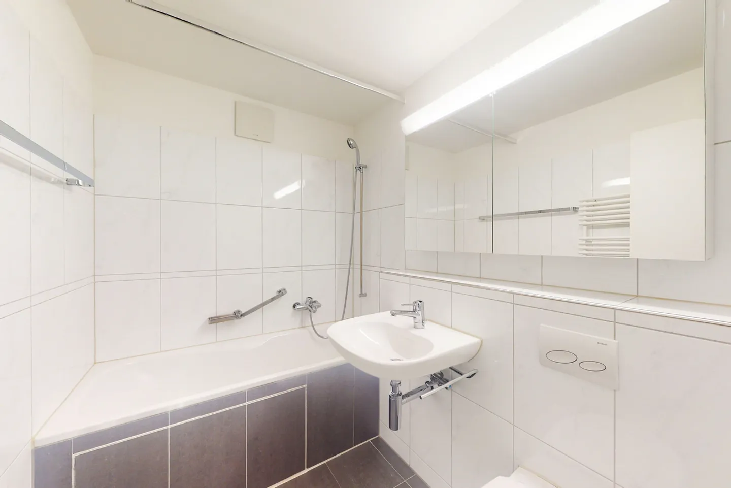 Beautiful single apartment for rent - Photo 3 of 3