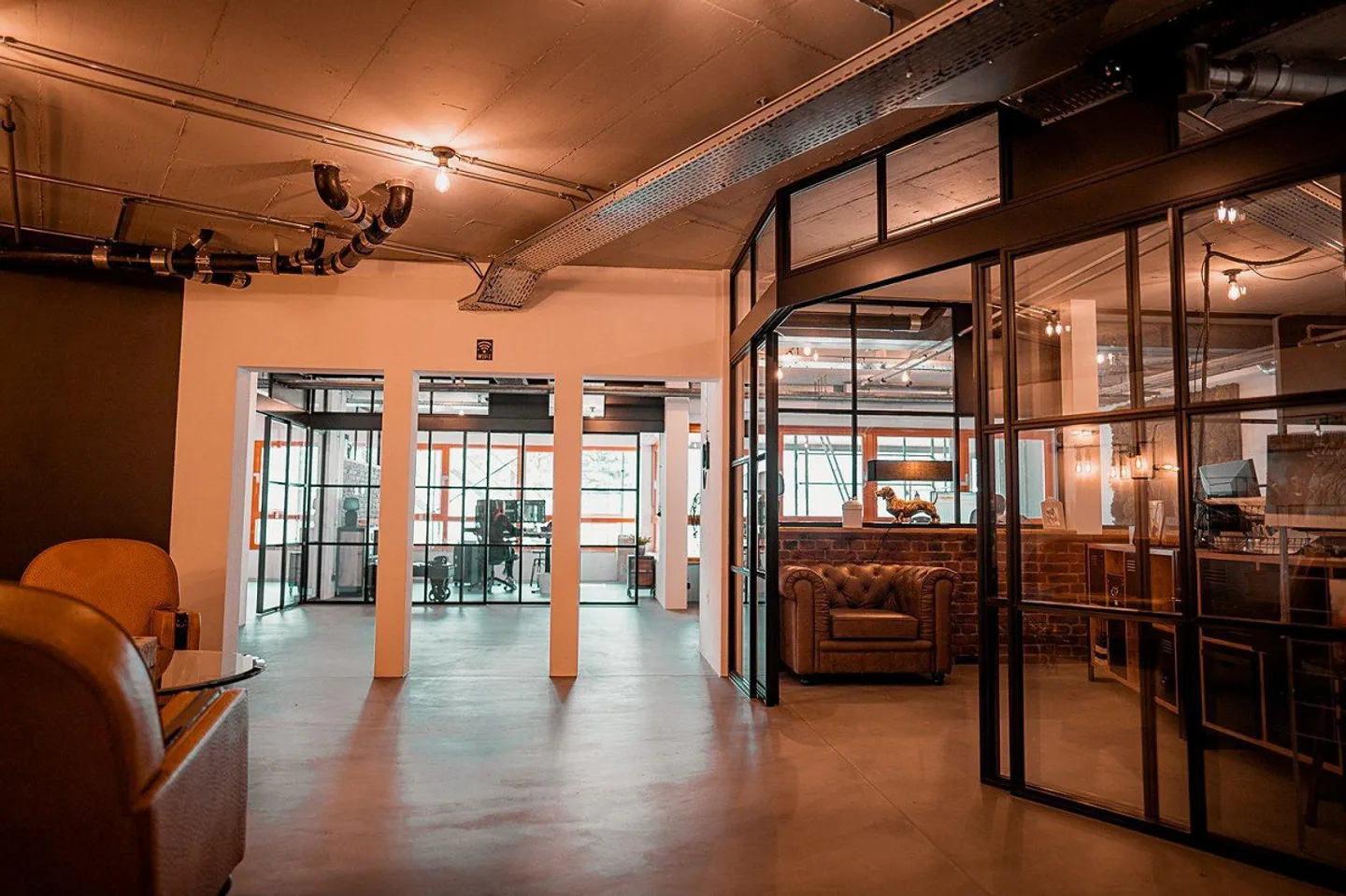 Dream workplace or great loft apartment? - Photo 2 of 19