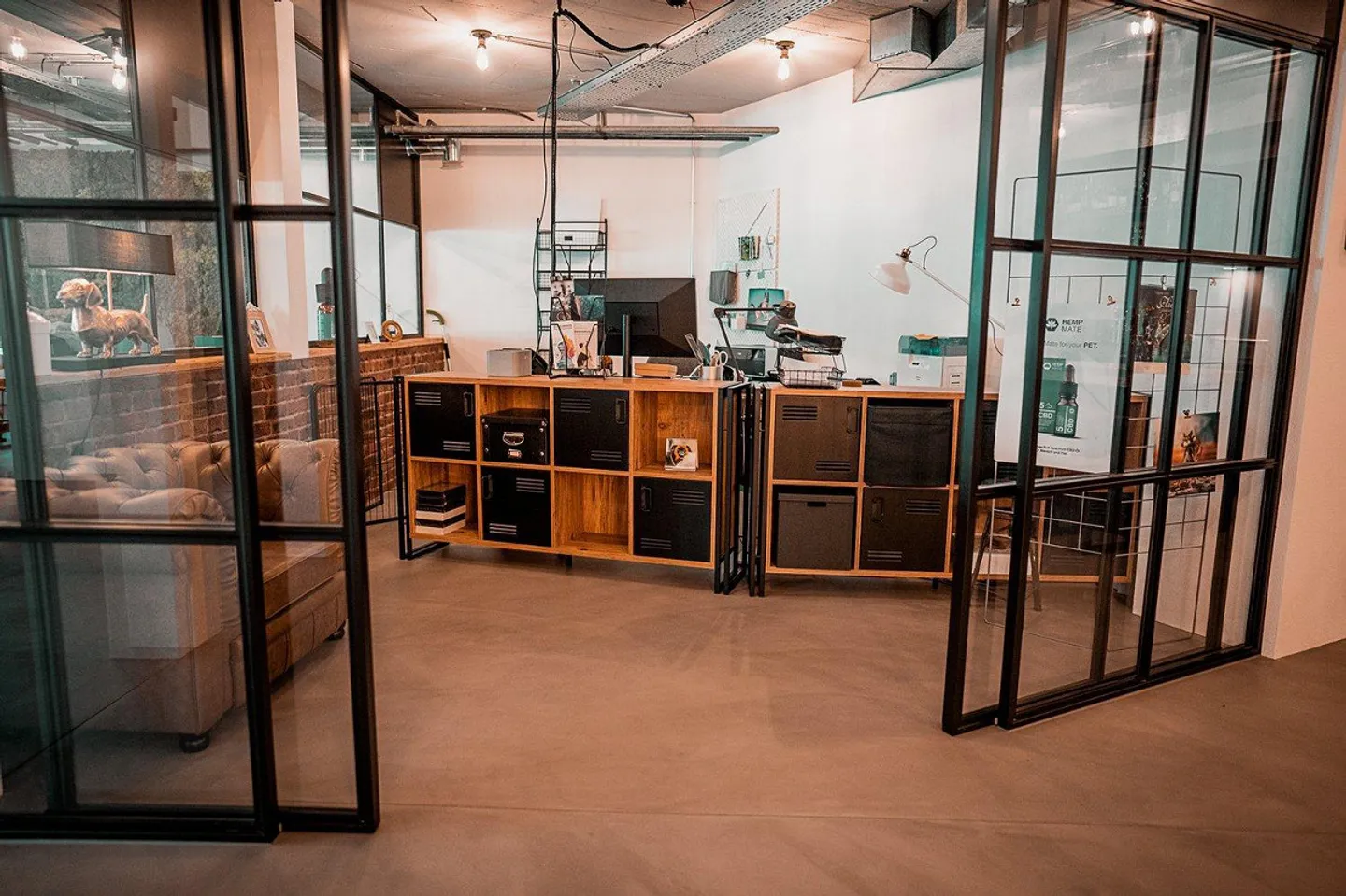 Dream workplace or great loft apartment? - Photo 3 of 19