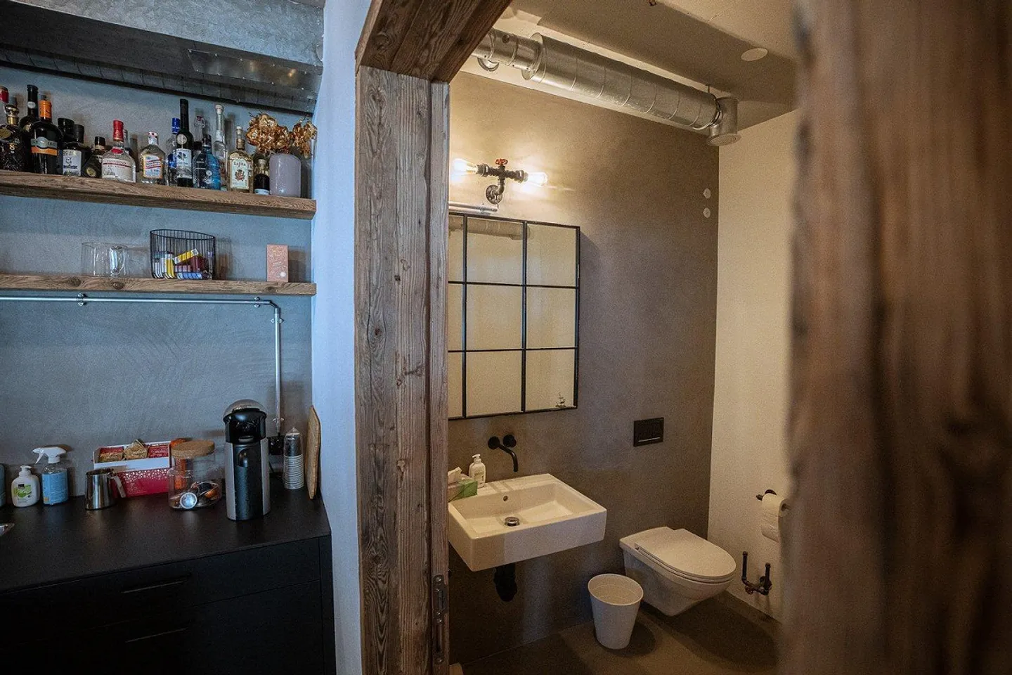 Dream workplace or great loft apartment? - Photo 9 of 19