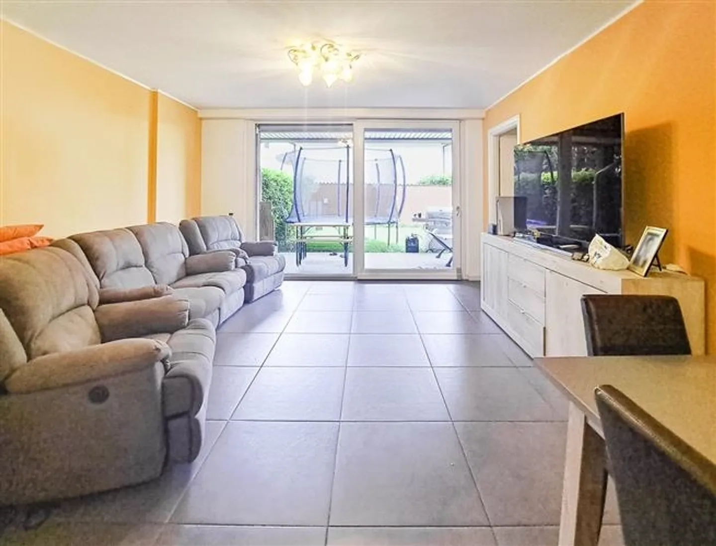 3,5 locali all'ultimo piano di un edificio residenziale ad Arbedo Castione - Foto 1 di 4