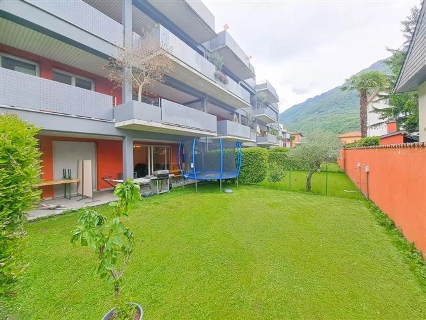 3,5 locali all'ultimo piano di un edificio residenziale ad Arbedo Castione - Foto 3 di 4
