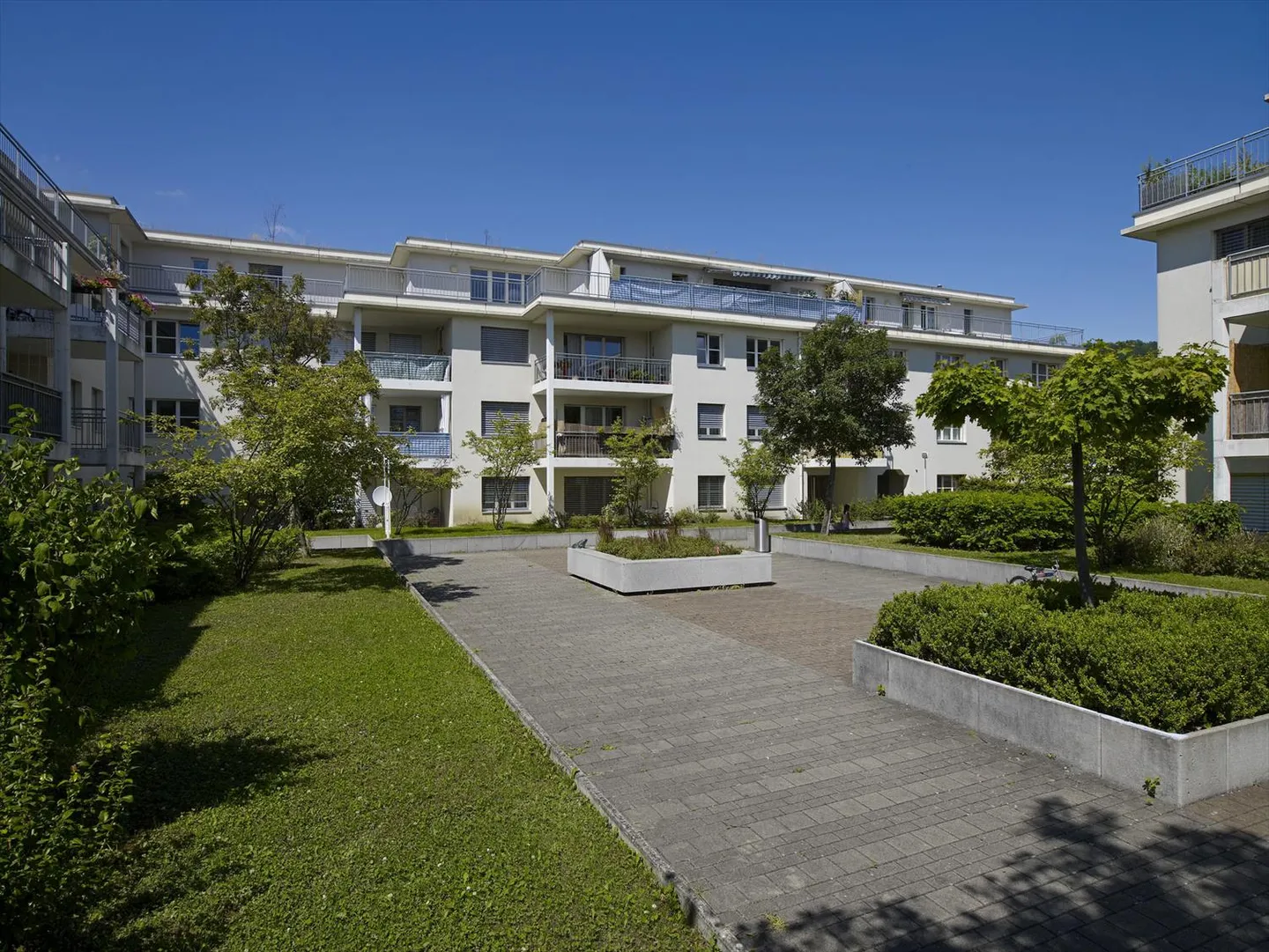 Appartement spacieux avec balcon - Photo 1 sur 7