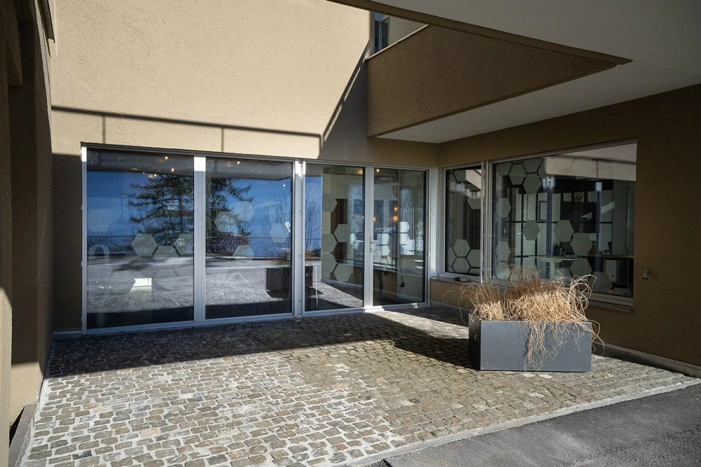 Dream workplace or great loft apartment? - Photo 18 of 19