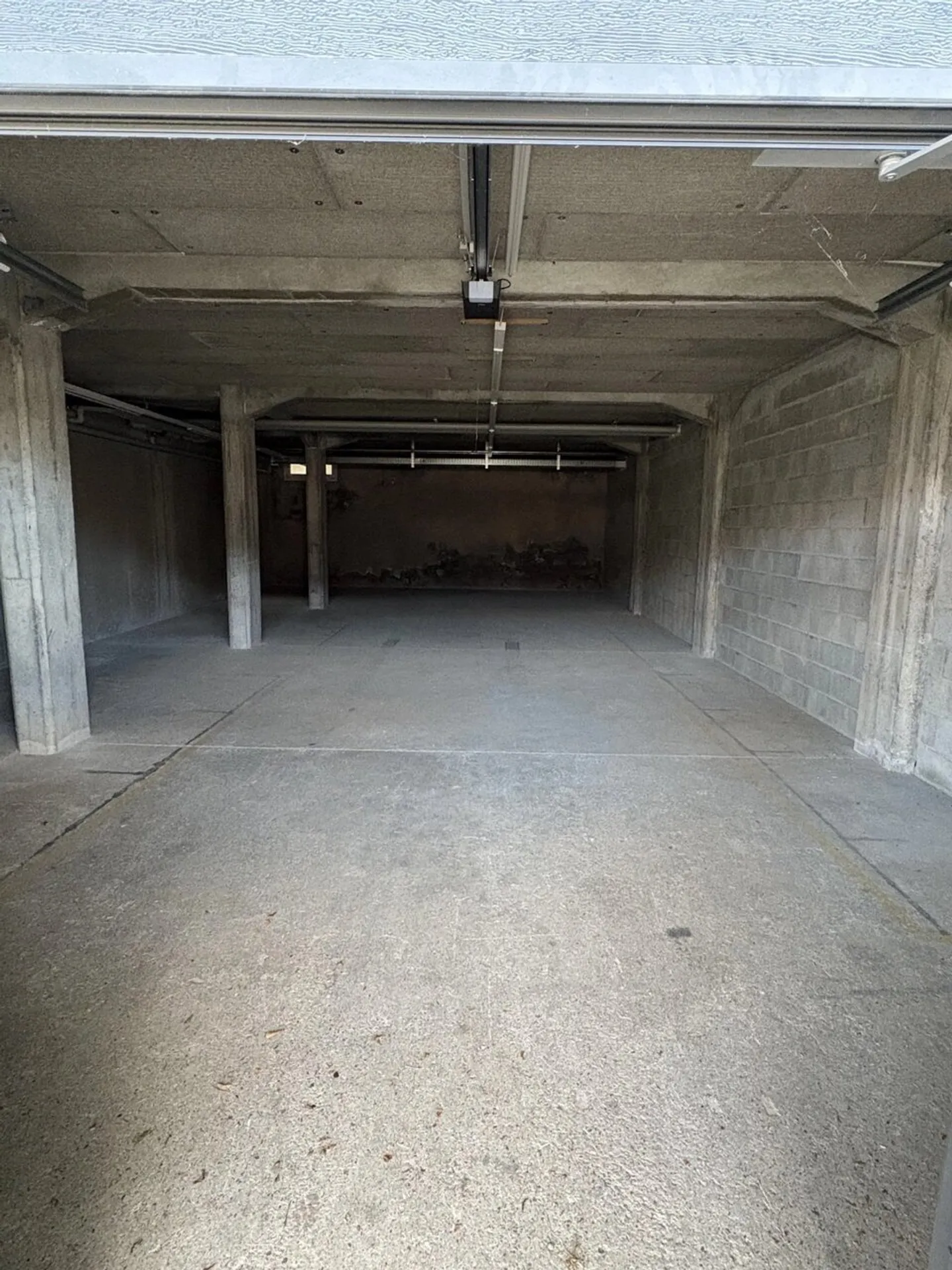 Spacious Commercial Space in Bex - Photo 4 of 4