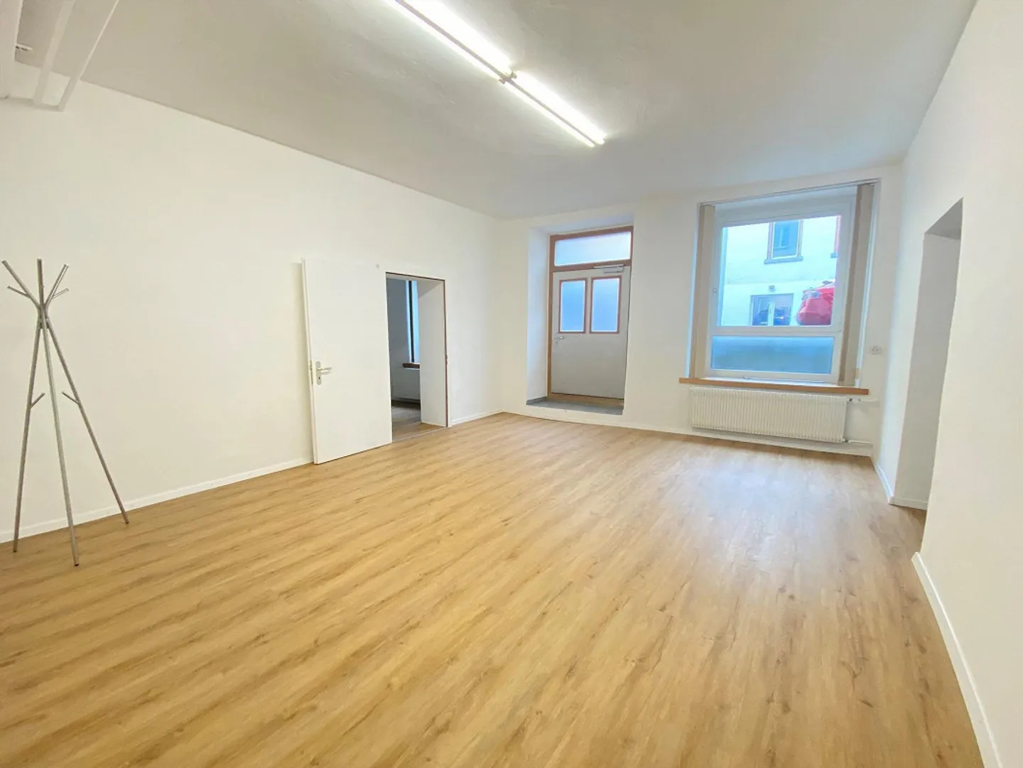 Office space in the center of the old town of Chur at the government square - Photo 2 of 7