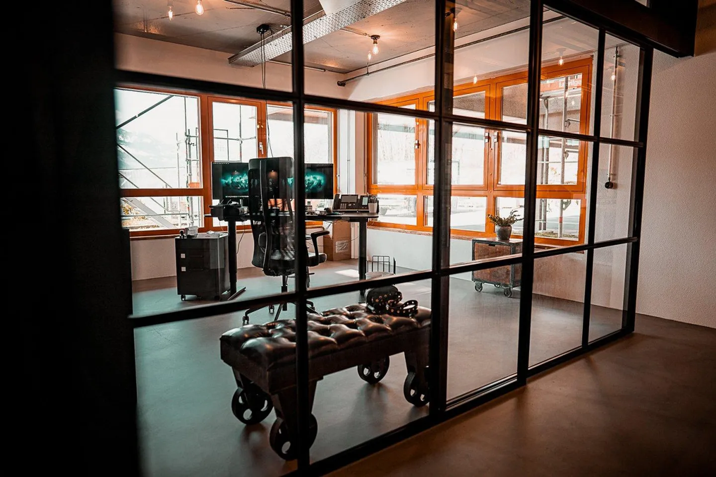 Dream workplace or great loft apartment? - Photo 15 of 19