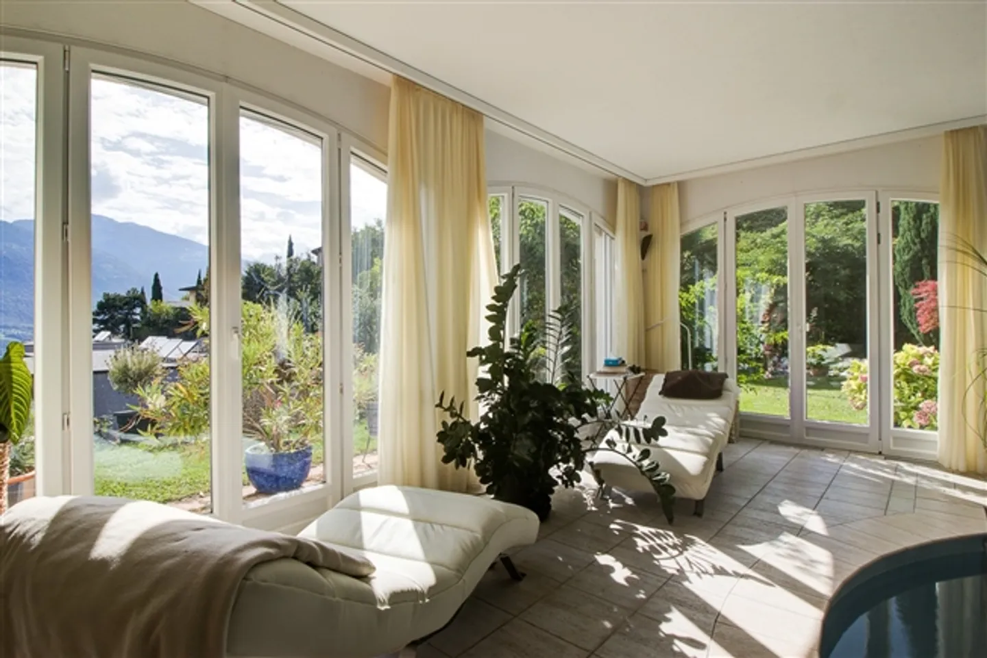 Propriété extraordinaire - 400 m2 et 3'000 m3 - Veyras - EXCLUSIVITÉ - Photo 2 sur 13