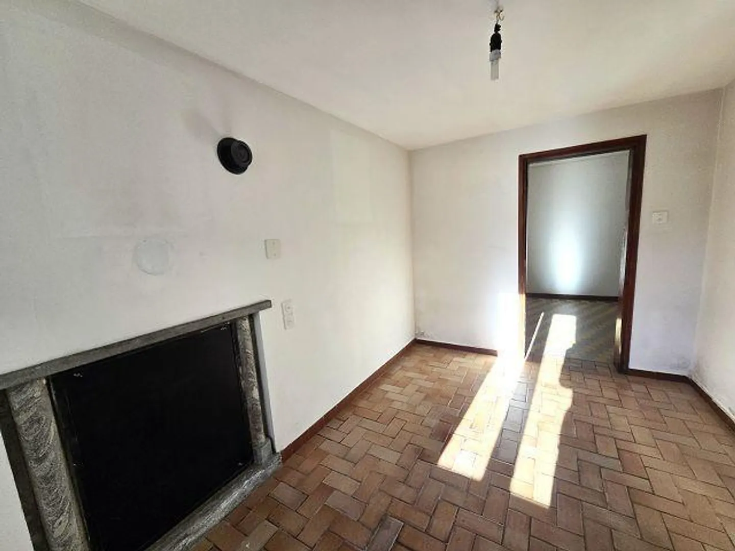 3 1/2-Zimmer-Dorfhaus mit Sitzplatz an sehr ruhiger Aussichtslage /... - Foto 2 von 31