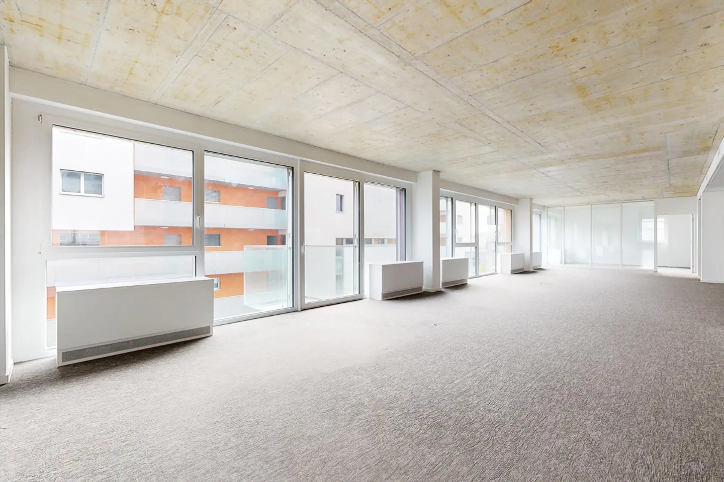 Your future offices near the highway - 1 month rent free! - Photo 5 of 12