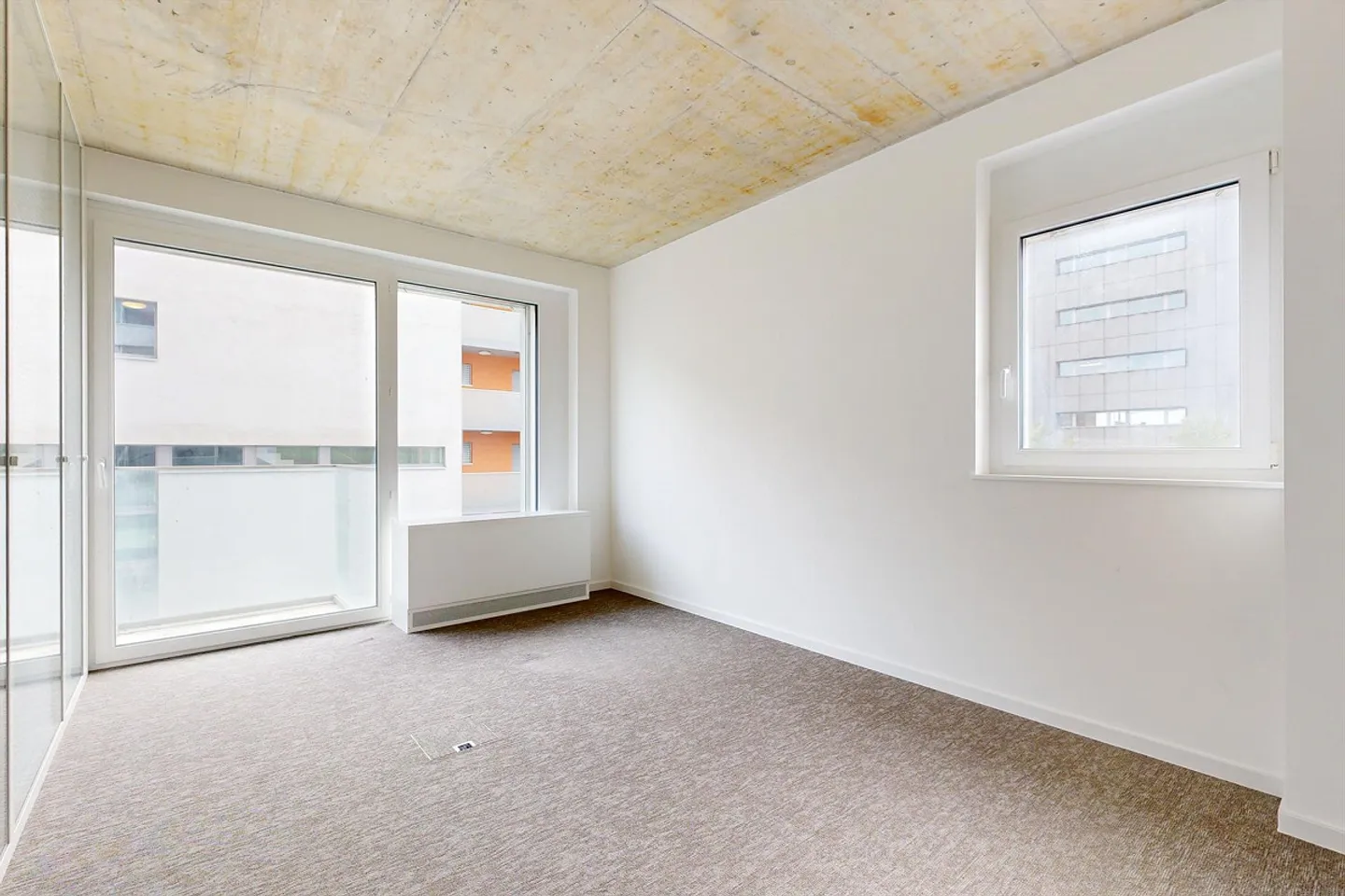 Your future offices near the highway - 1 month rent free! - Photo 7 of 12
