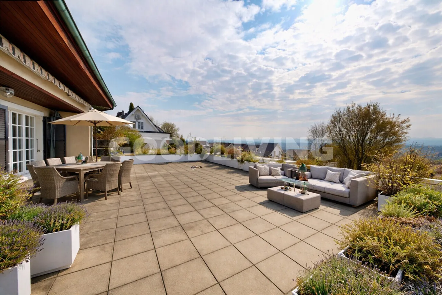 Casa a Terrazza con Potenziale in Posizione Collinare Soleggiata - Foto 1 di 7