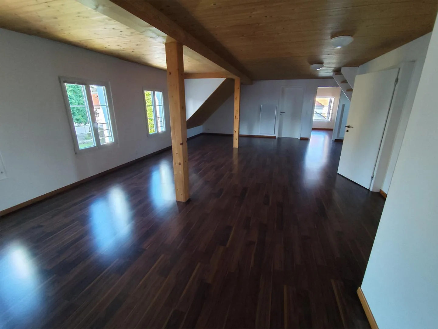 Appartement en duplex spacieux de 5,5 pièces à Kirchberg - Photo 5 sur 15