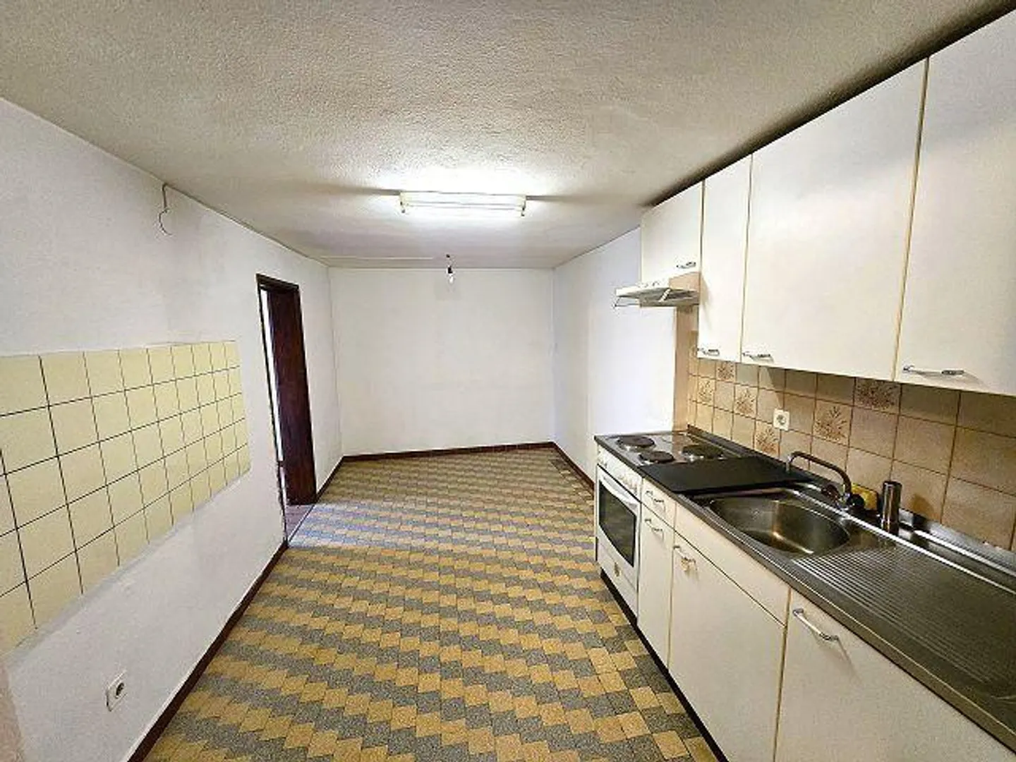 3 1/2-Zimmer-Dorfhaus mit Sitzplatz an sehr ruhiger Aussichtslage /... - Foto 5 von 31