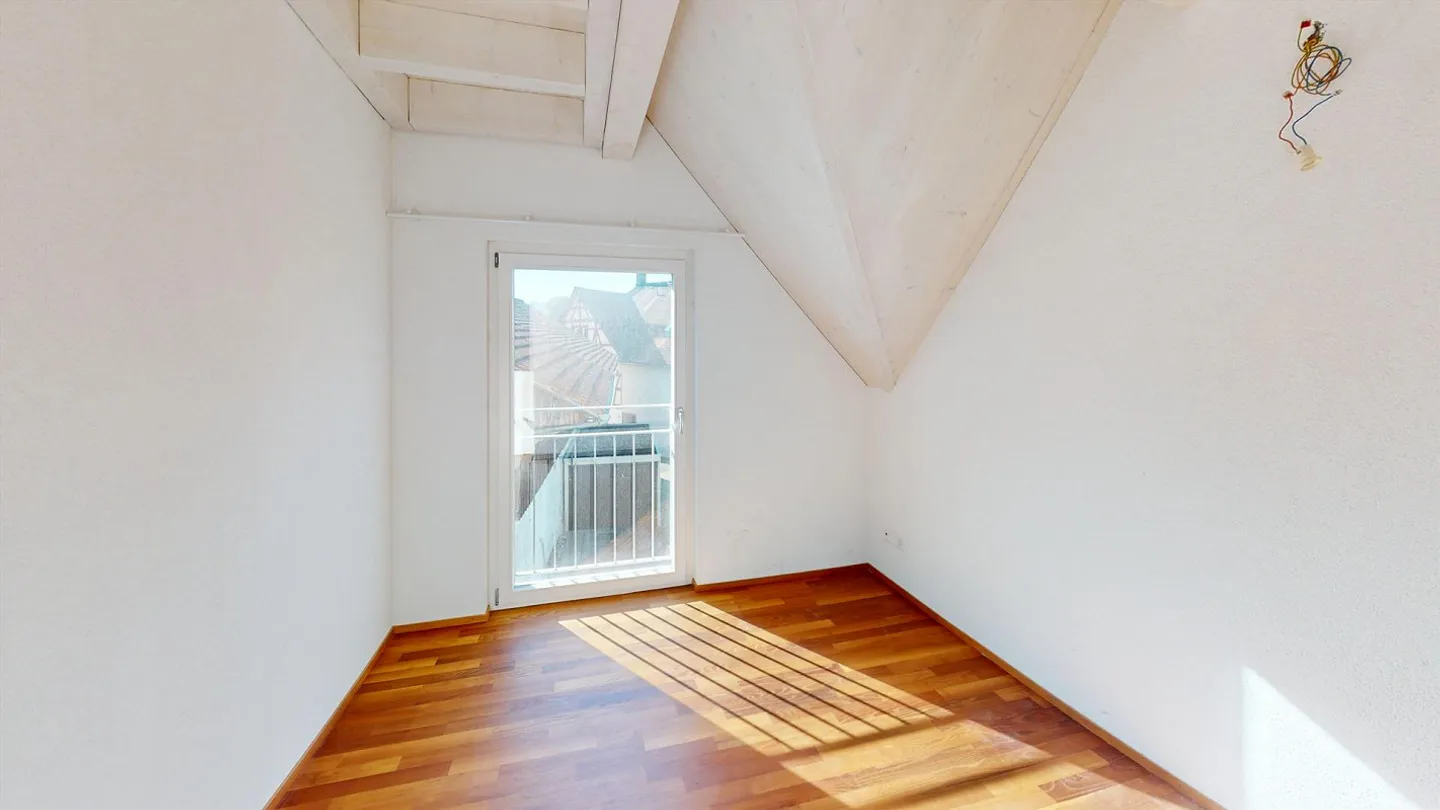 Appartamento attico di 3,5 locali con vista panoramica a Uhwiesen in vendita - Foto 6 di 13