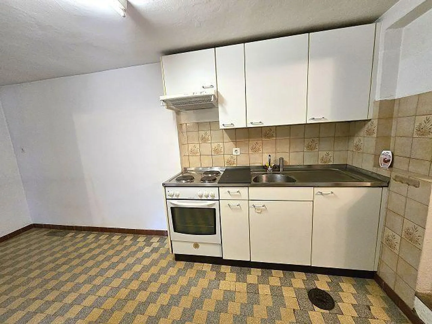 3 1/2-Zimmer-Dorfhaus mit Sitzplatz an sehr ruhiger Aussichtslage /... - Foto 7 von 31