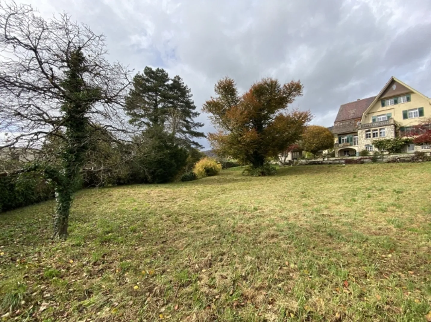 1966 m2 plot ideally located in a residential area - Photo 4 of 6