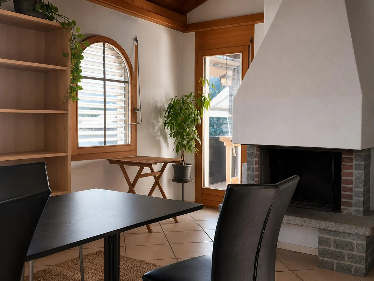 4.5-room penthouse apartment with gallery & two balconies in Bonaduz - Photo 3 of 12