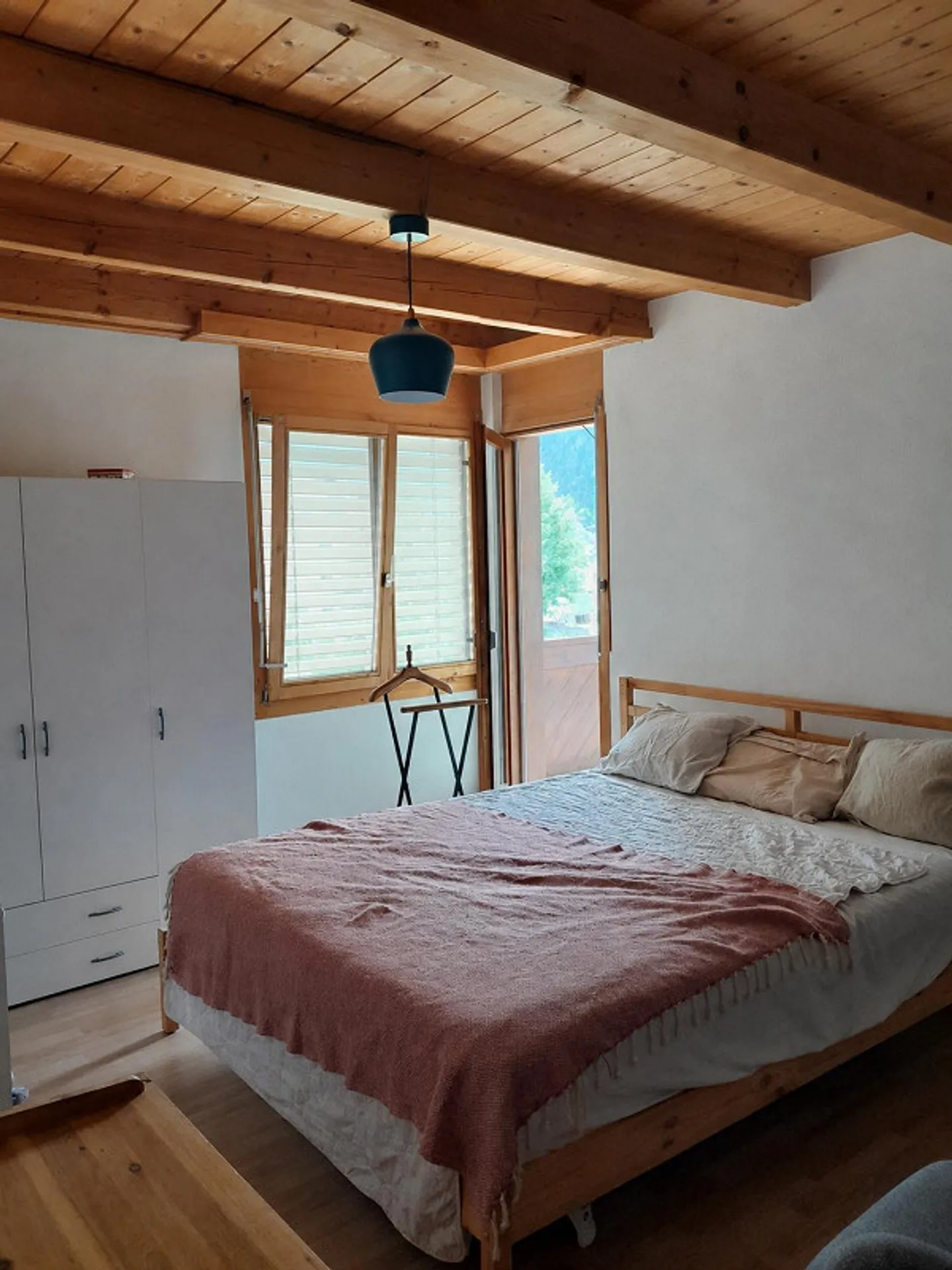 4.5-room penthouse apartment with gallery & two balconies in Bonaduz - Photo 7 of 12