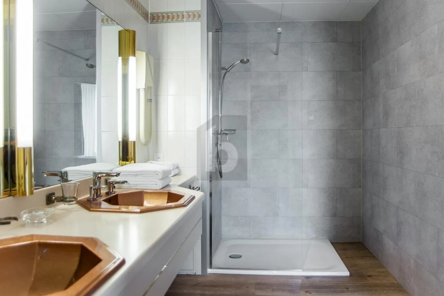 TURNKEY HOTEL WITH HIGH POTENTIAL - Photo 5 of 6