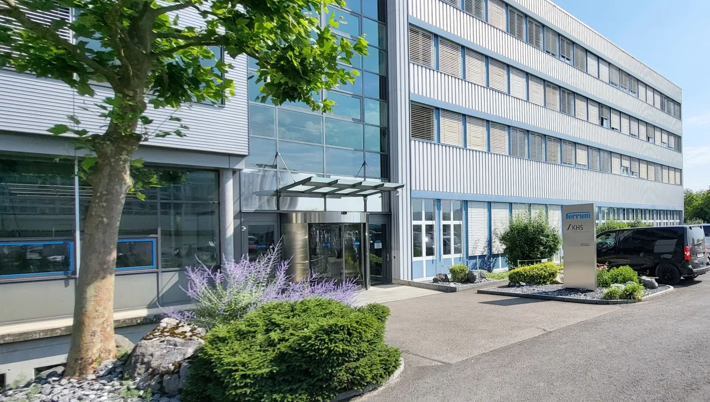 Geräumiger Bürotrakt zu vermieten - Foto 1 von 10