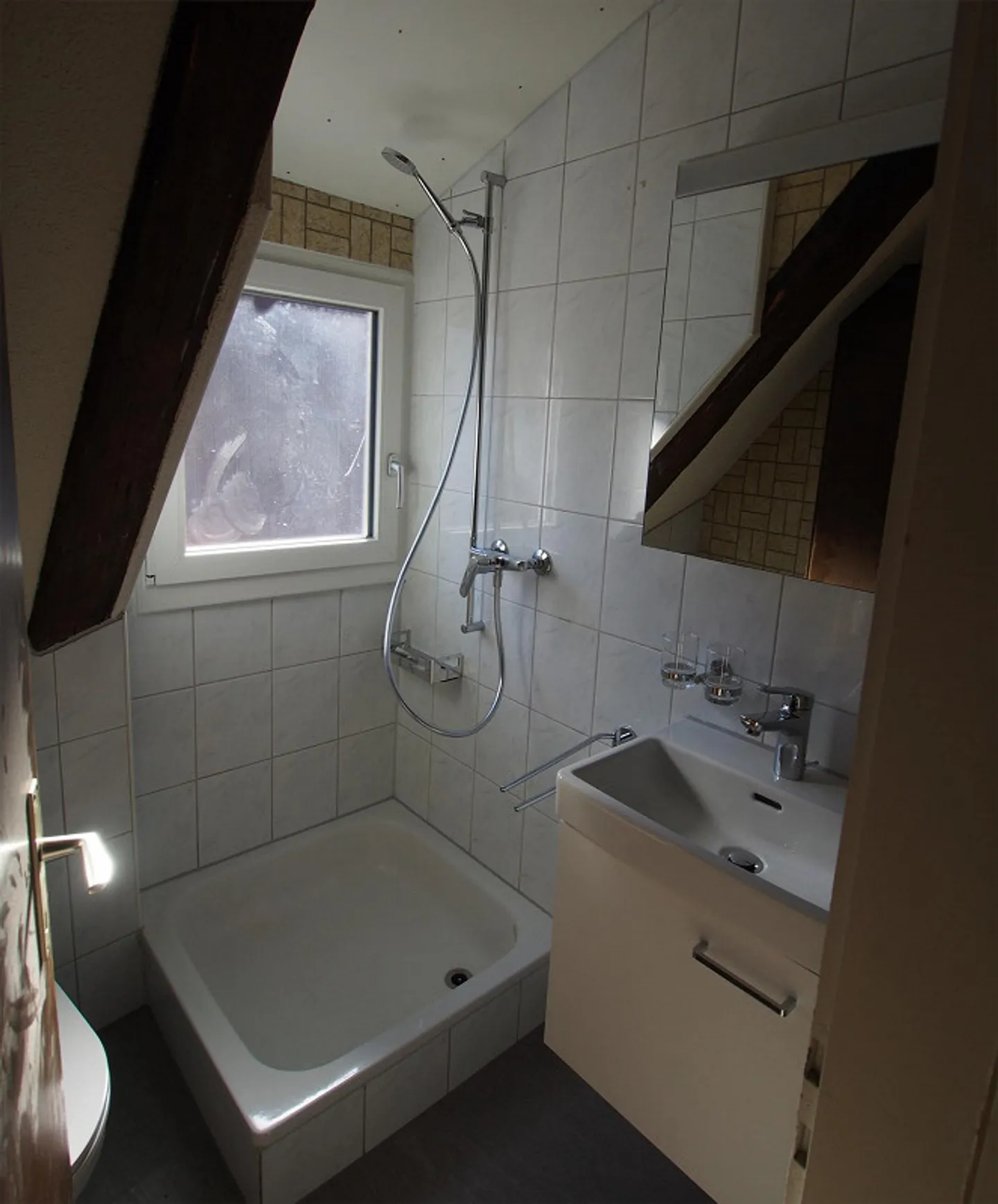 2.5-Zimmer-Dachgeschosswohnung mit Galerie an zentraler Lage in Chur - Foto 2 von 3