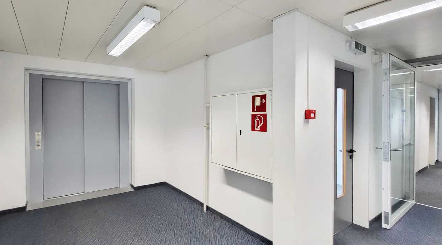 Geräumiger Bürotrakt zu vermieten - Foto 10 von 10