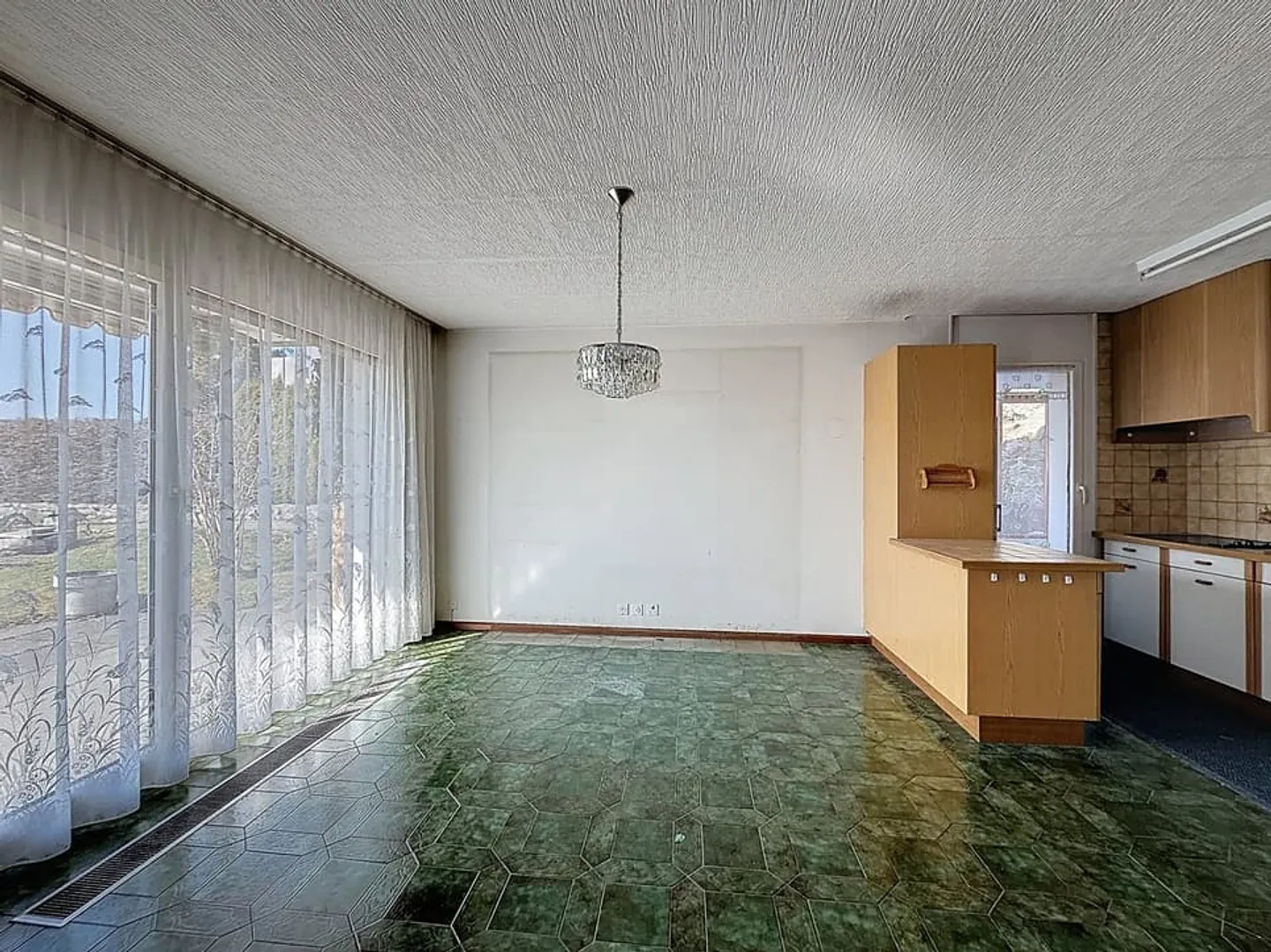 Rare opportunity: between nature and serenity, a villa to reinvent - Photo 6 of 13