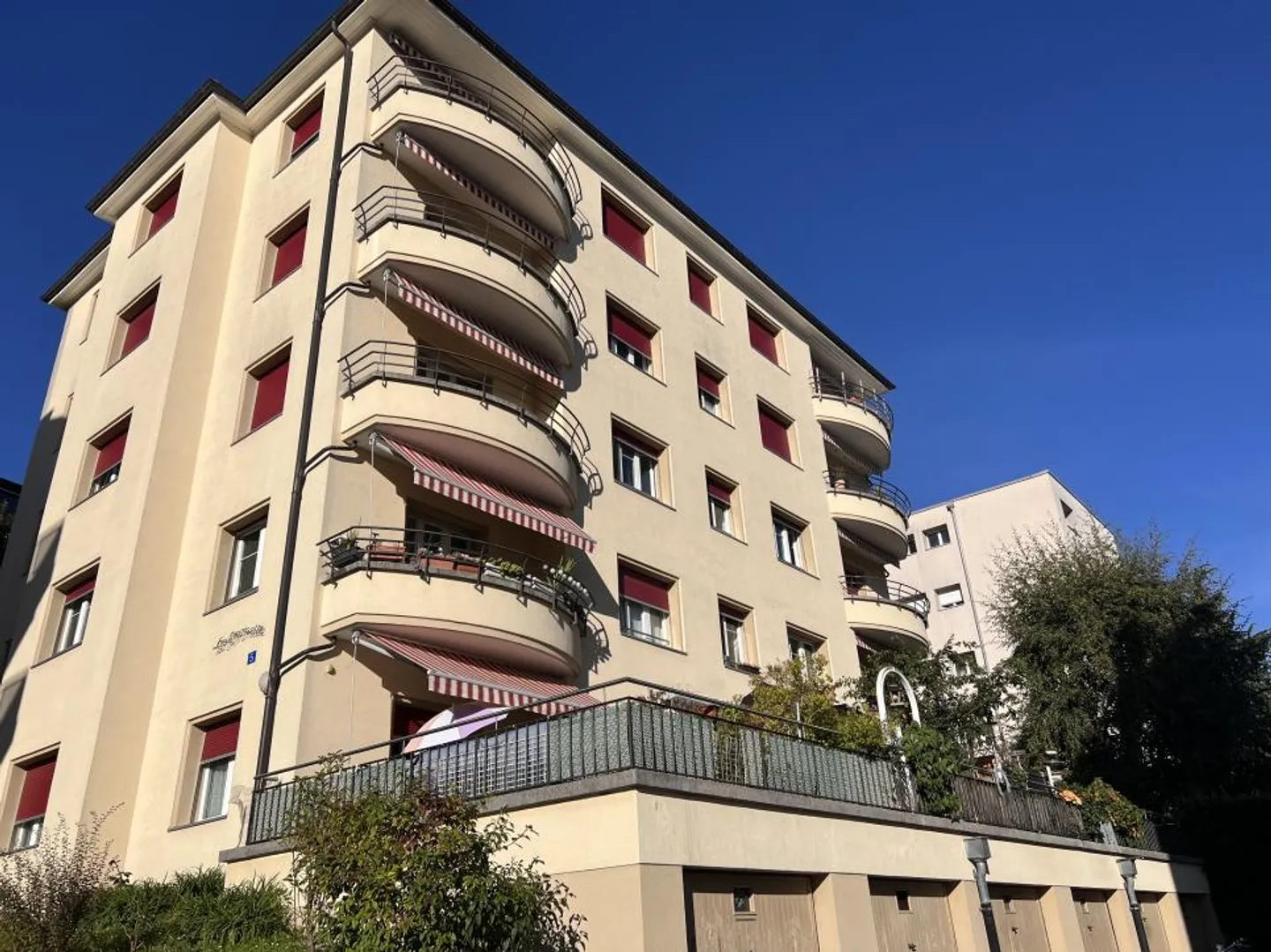 A bright and renovated property! - Photo 1 of 4