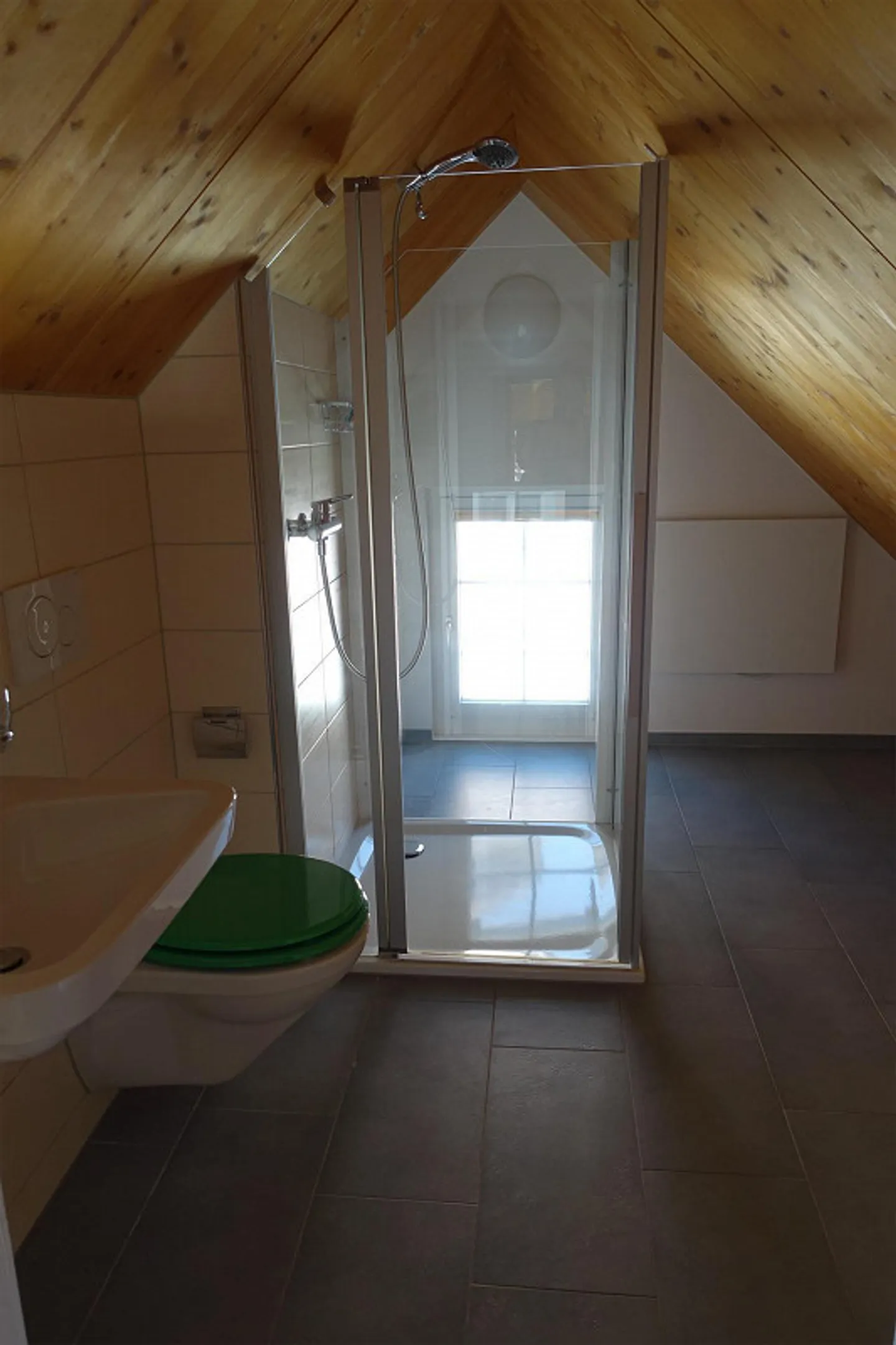 Appartement en duplex spacieux de 5,5 pièces à Kirchberg - Photo 12 sur 15