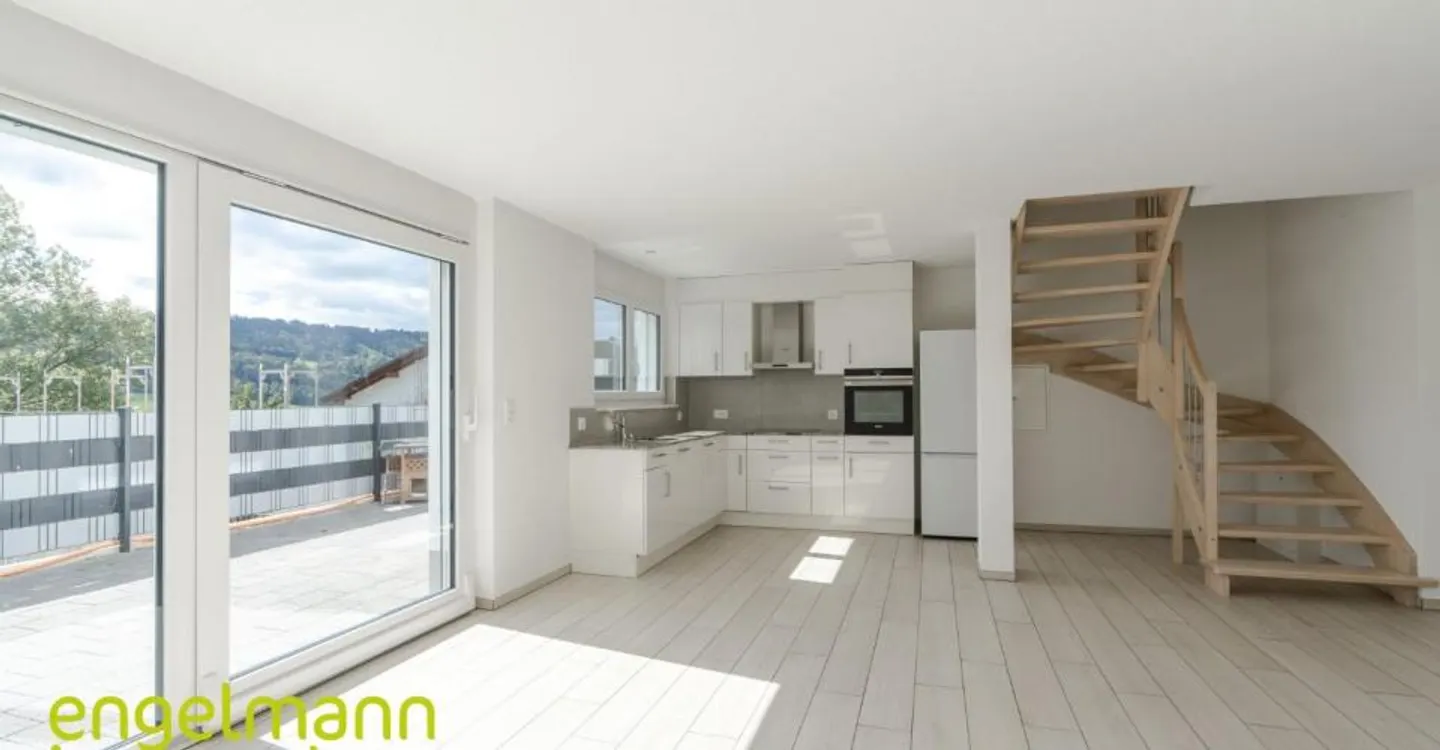 Property with 3 row houses - Photo 3 of 11