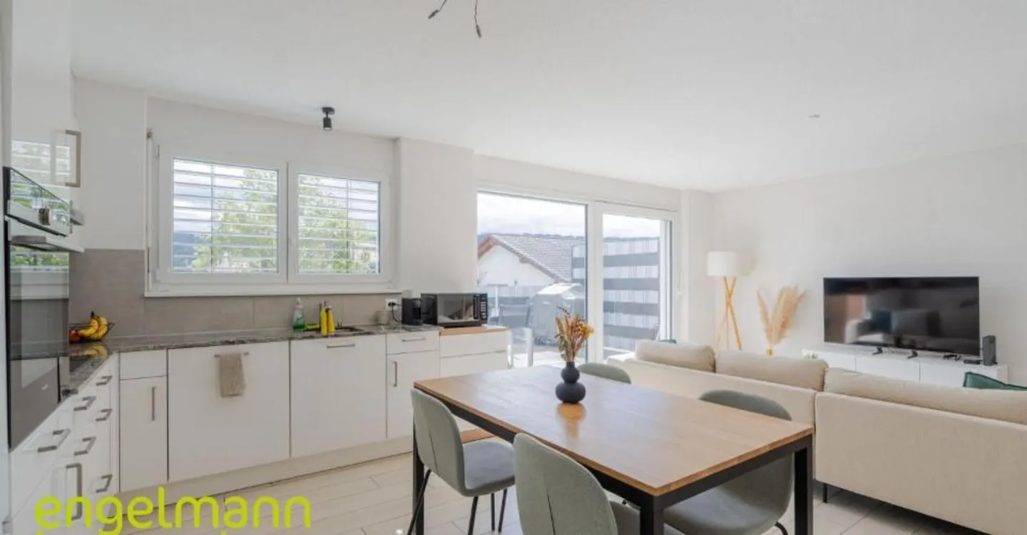 Property with 3 row houses - Photo 7 of 11