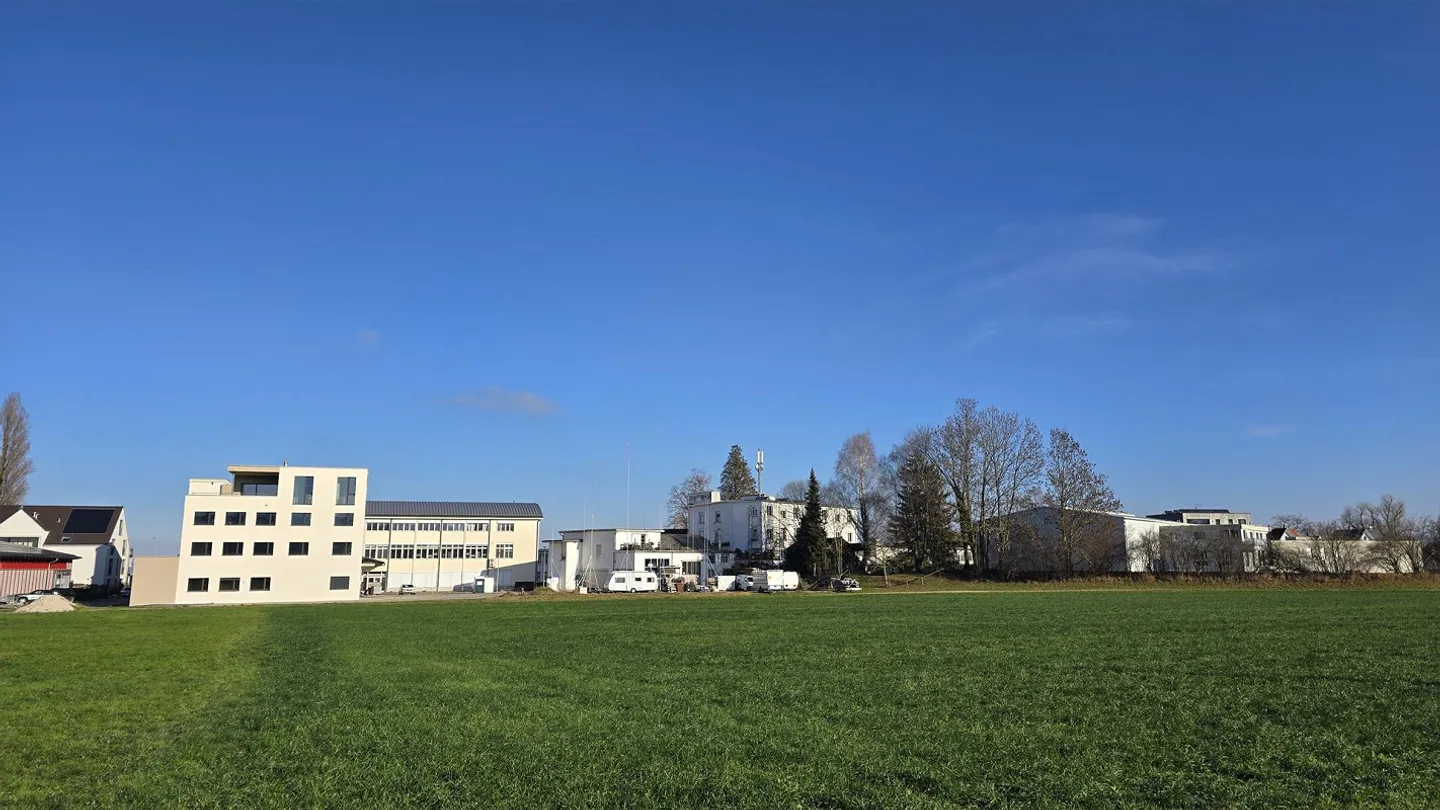 Gewerbegrundstück zu Verkaufen - Foto 2 von 2