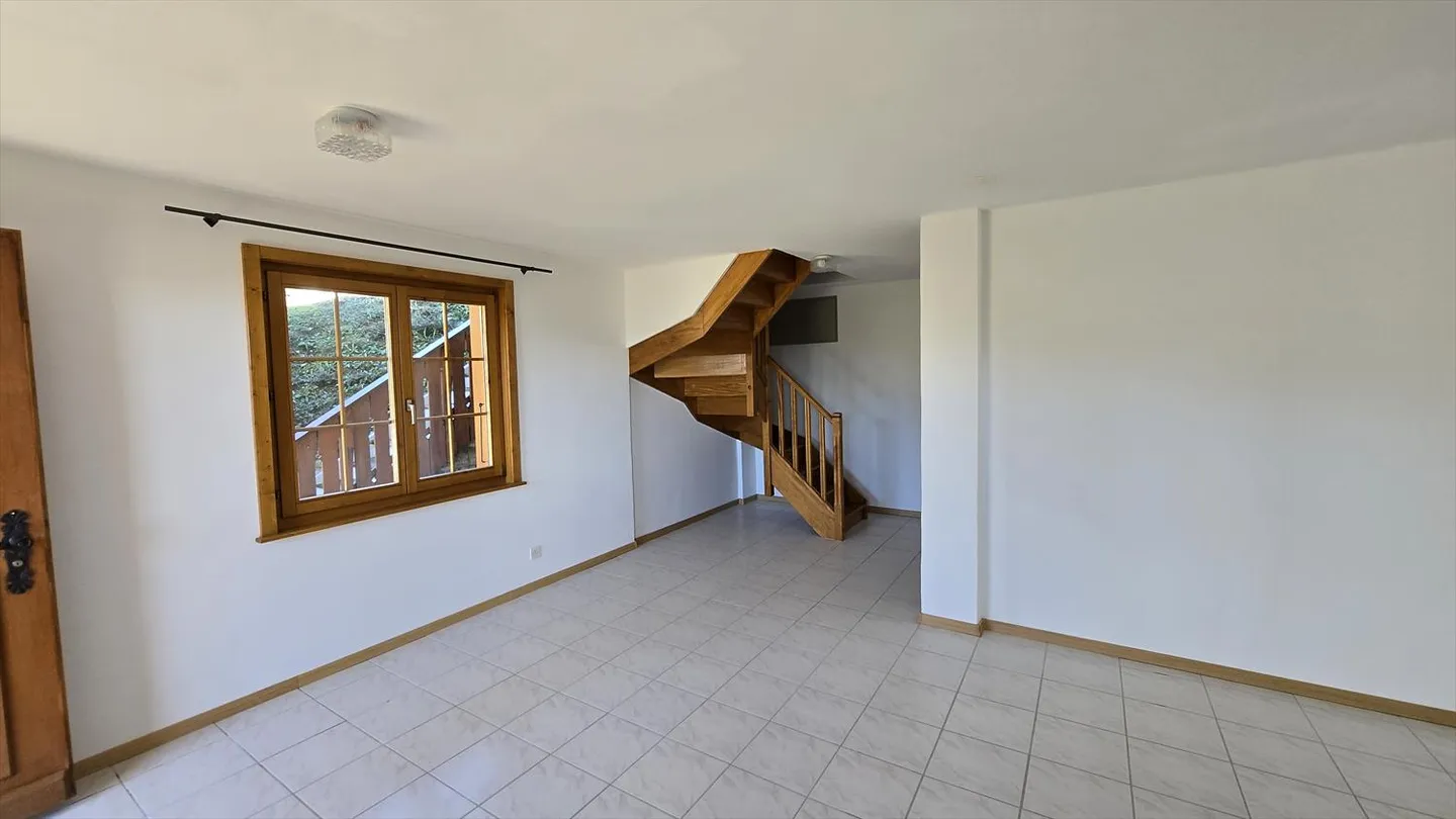 Chalet 5.5 rooms - Photo 2 of 6