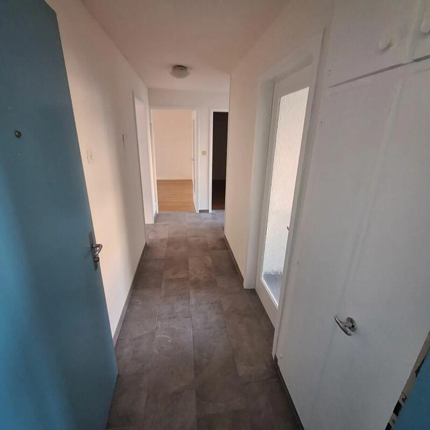 appartement nouvellement rénové - Photo 2 sur 5