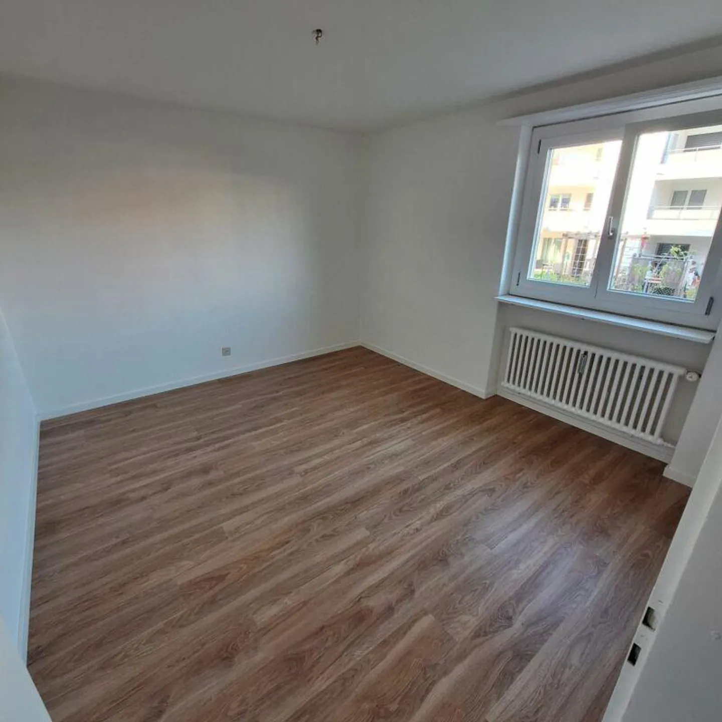 appartement nouvellement rénové - Photo 3 sur 5