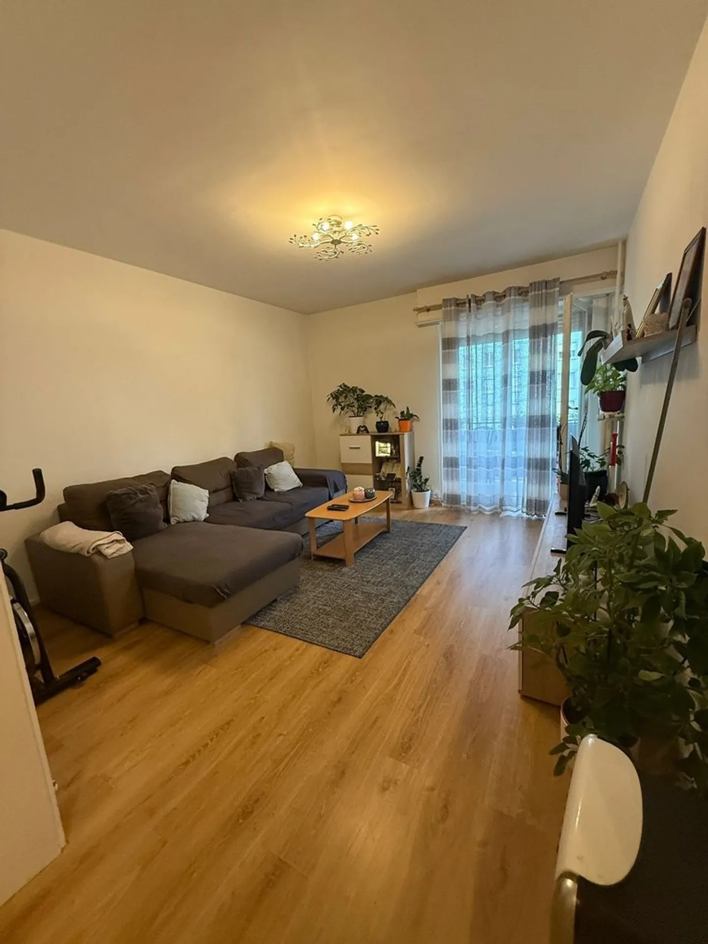 Quiet neighborhood in Prilly - Photo 6 of 9