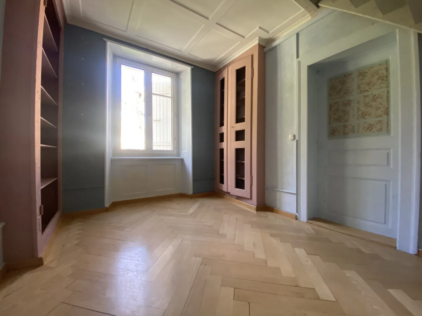 Spacieux duplex avec cachet dans ancienne maison de maître - Photo 5 sur 10