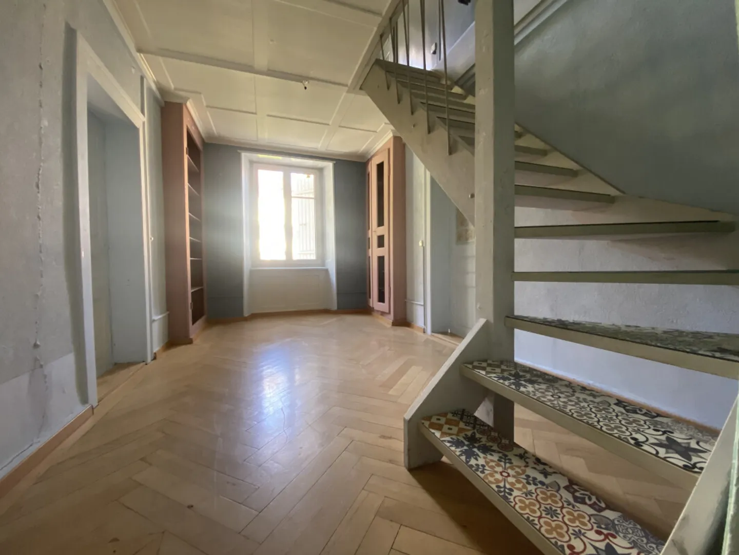 Spacieux duplex avec cachet dans ancienne maison de maître - Photo 6 sur 10