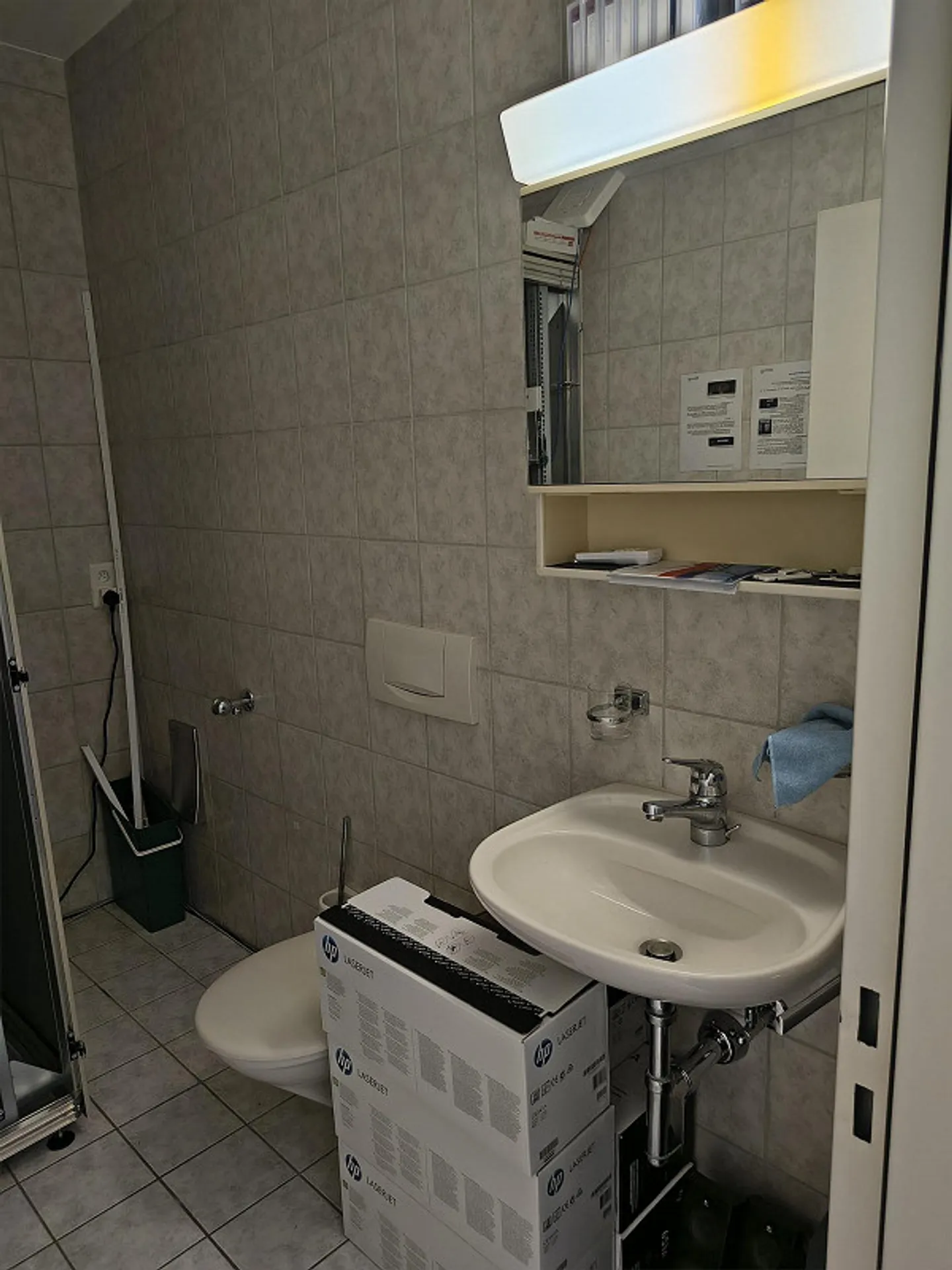 Appartamento unico di 4 ½ stanze al 3° piano (mansarda) per vivere e lavorare - Foto 12 di 18