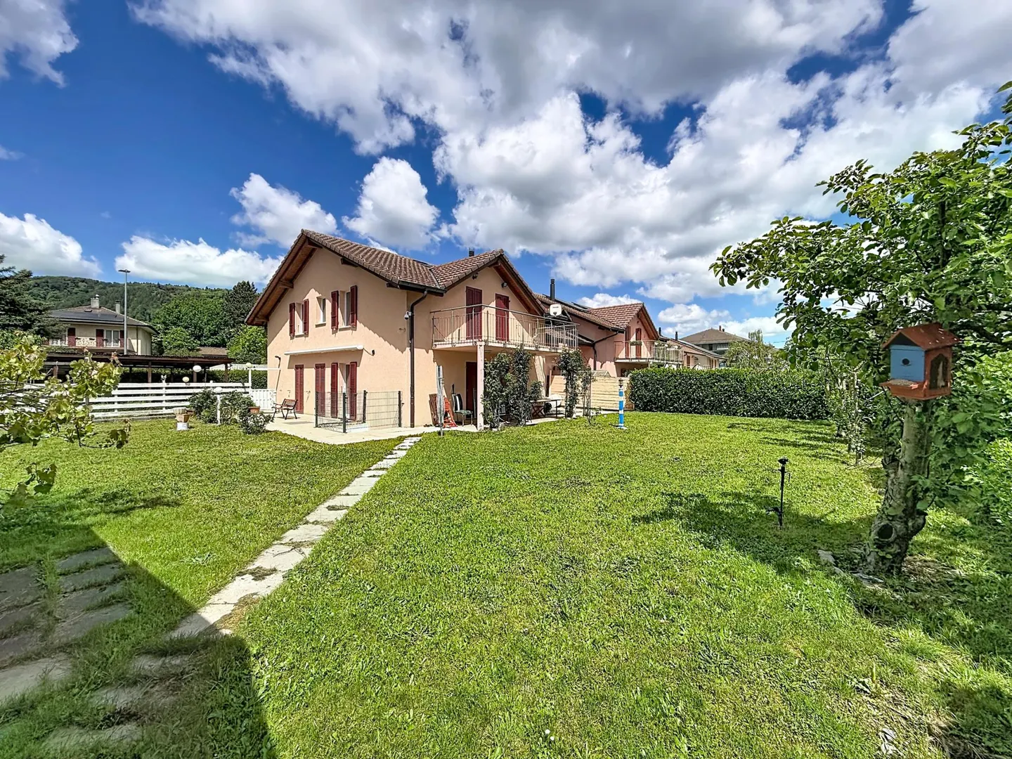 Charming Villa Near School - Photo 1 of 11