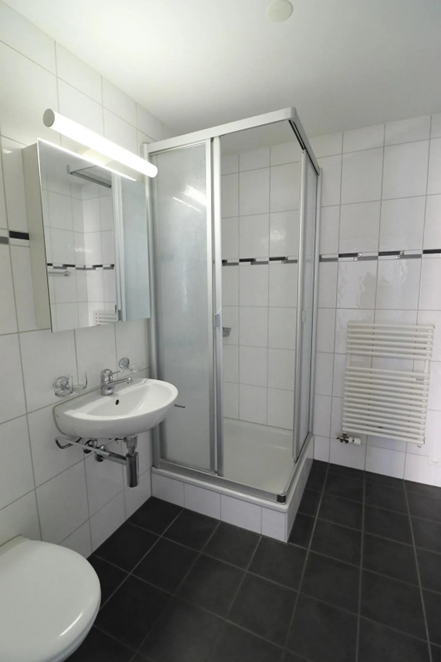 praktisch geschnittene Wohnung in ruhigem Quartier - Photo 5 of 9
